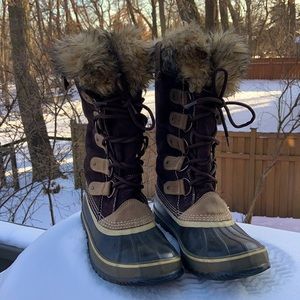 Sorel Joan of Artic boots/Faux Fur
